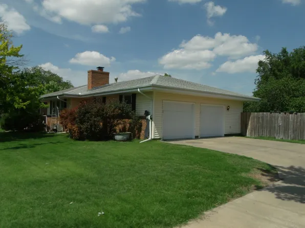 702 S New St, Pratt, KS 67124