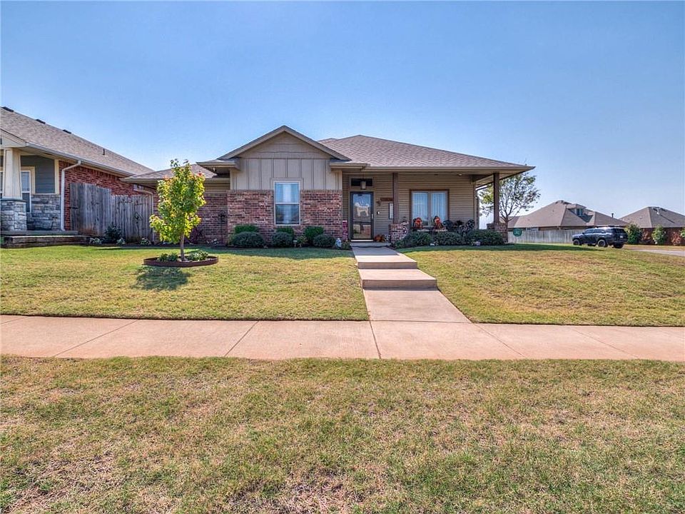 1st image of 8336 NW 141st Cir