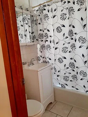 Rented by Amorelli Realty | media 19