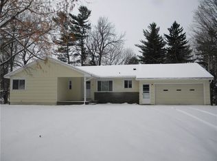 6 Lynnwood Dr, Brockport, NY 14420