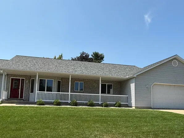102 Buena Vista Dr, Arlington, WI 53911