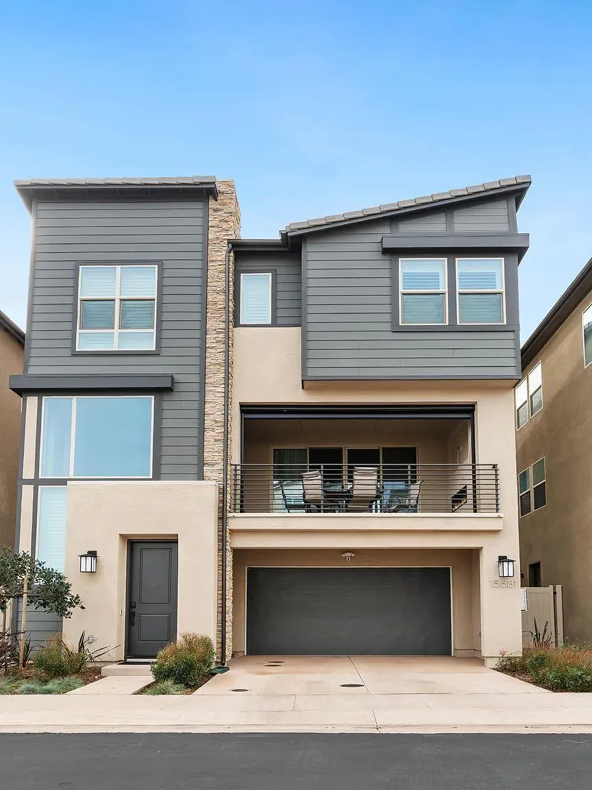 4 bed, 3.5 bath, 2289 sqft, $5,600 — Photo 1