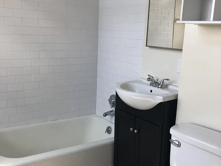 2300 Delancey Pl #3F — Photo 9