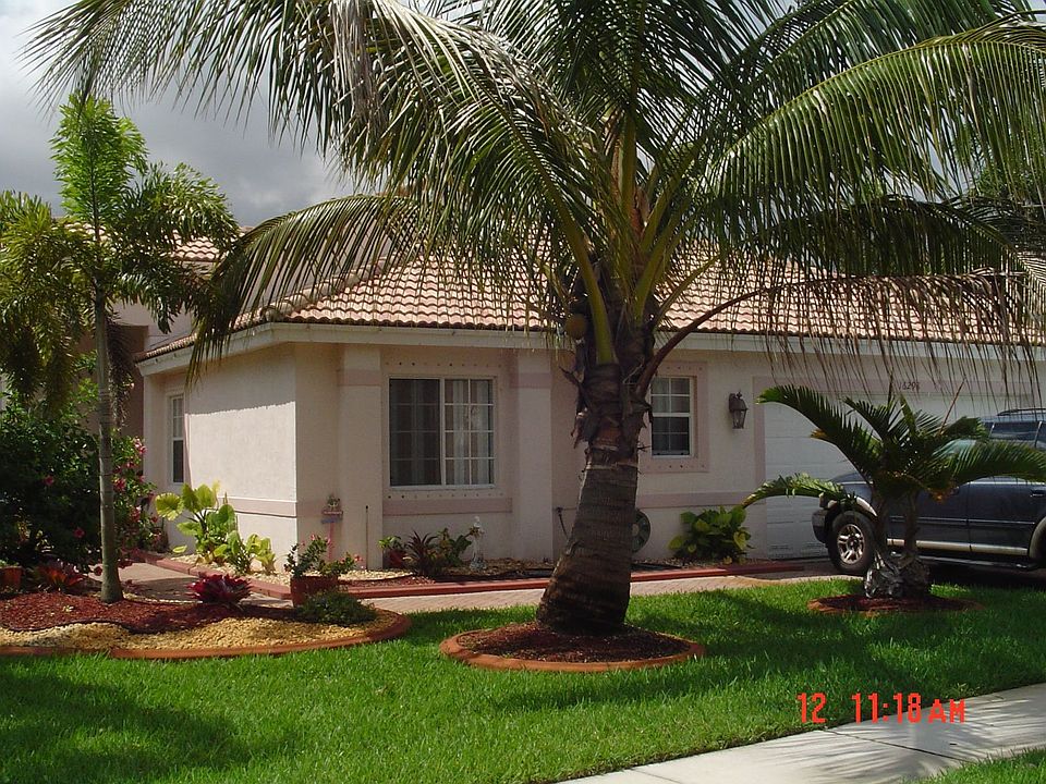 Great curb appeal !