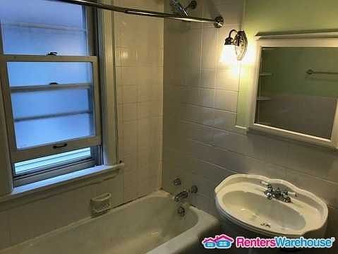 3rd image of 3138A N Pierce St