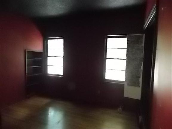 3rd image of 5242 Navarro St