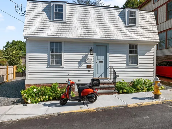 36 William St, Newport, RI 02840