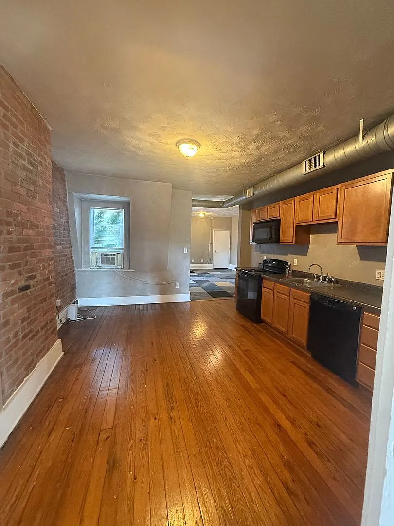 1608 Lowrie Street — Photo 4