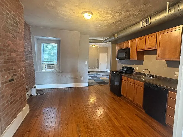 1608 Lowrie Street — Photo 8