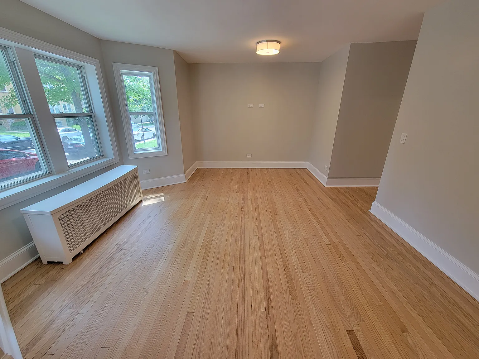 2 bed, 900 sqft, $1,995 — Photo 3