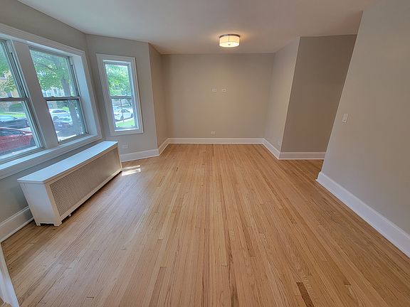 3rd image of 6414-32 N Richmond St #6422-3A