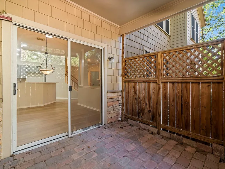 75 Scarlet Woods Ct — Photo 23