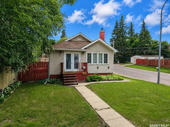 385 19th Street W, Prince Albert, SK S6V 4C8