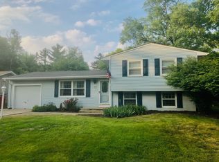 1902 Crescent Dr, Champaign, IL 61821