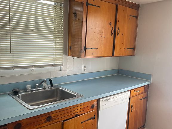 3rd image of 1021 Fairfax St #A