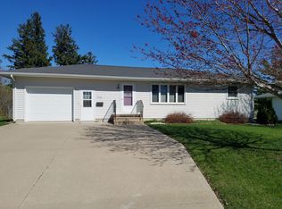 608 Fairlane St, Dysart, IA