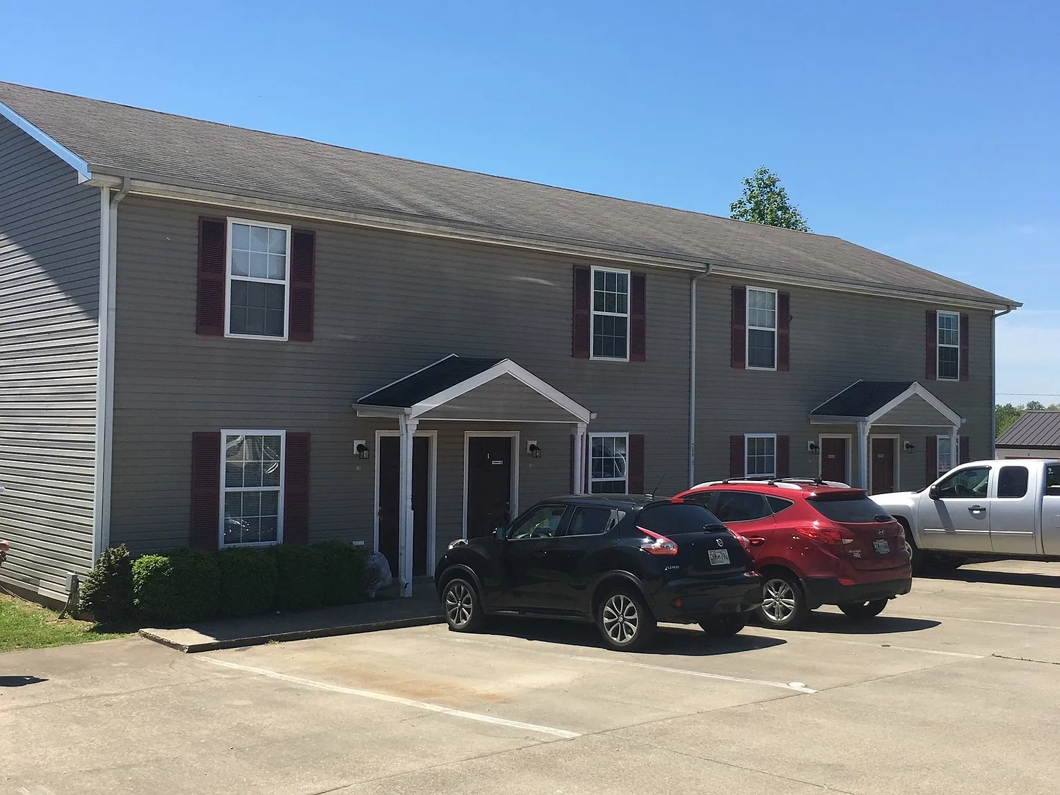 2 bed, 1.5 bath, 1020 sqft, $950 — Photo 1