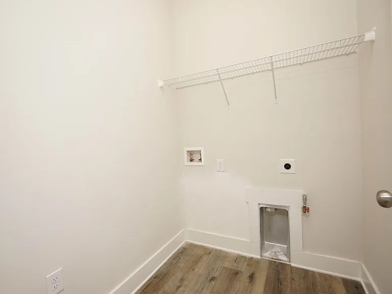 1568 Pine St — Photo 28