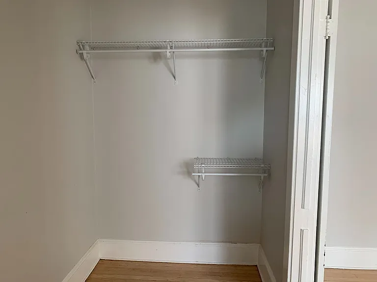 100 Howe Street — Photo 105