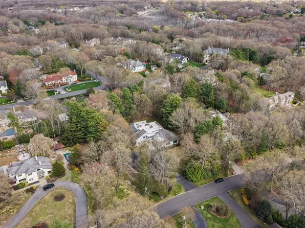 29 Dennell Dr, Lincoln, RI 02865