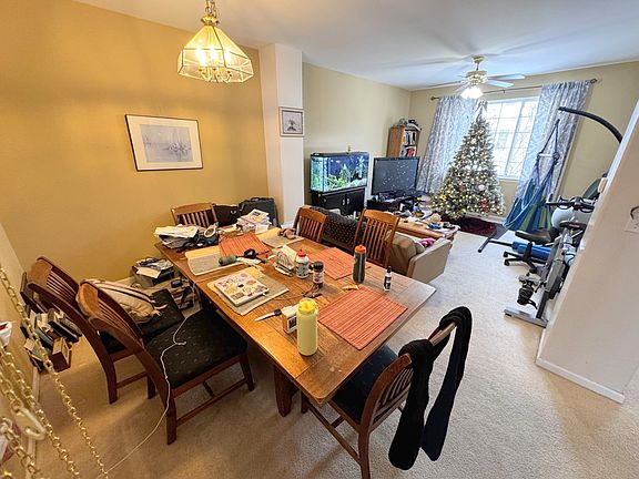 4th image of 586 S Rosehall Ln
