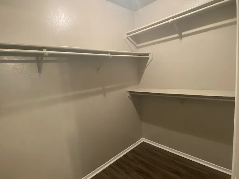 Walnut Creek Apartments — Photo 22