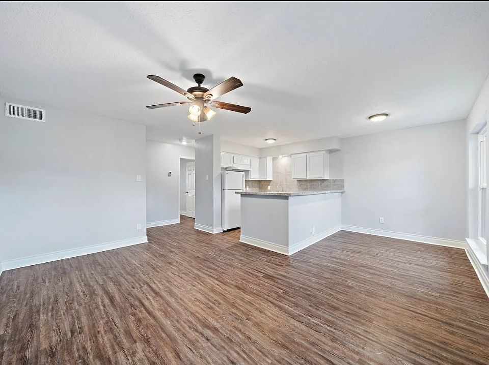 2nd image of 5609 Leeland St #Leeland5