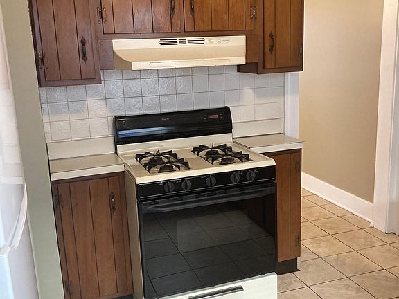 4th image of 114 Eiseman Ave