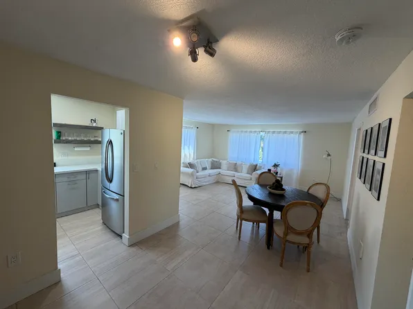 1020 94th St APT 403, Bay Harbor Islands, FL 33154