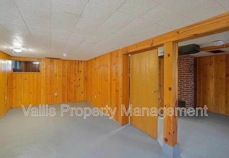 1760 Winter St SE — Photo 16