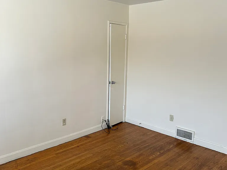 1162 Castlevale Dr #4 — Photo 3
