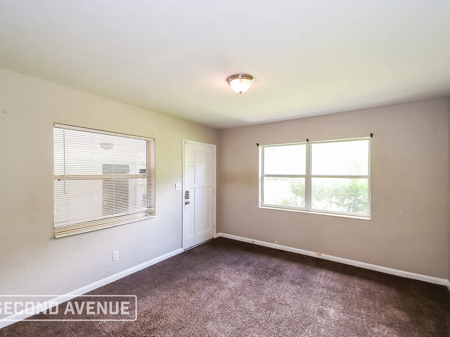 3 bed, 1.0 bath, 1086 sqft, $1,039 — Photo 2