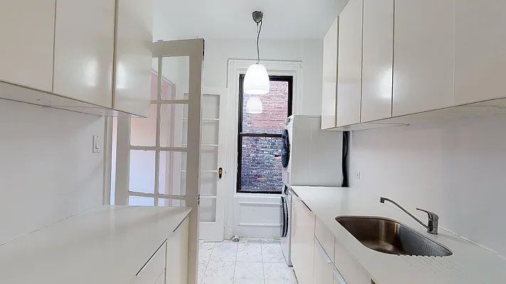 Rented by Bond New York | media 5