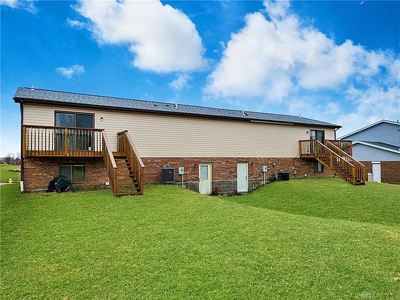 4th image of 2451 N Knoll Dr