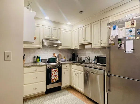 107 Pinckney Street, 107 Pinckney St APT 2, Boston, MA 02114
