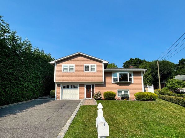 120 Pilgrim Dr