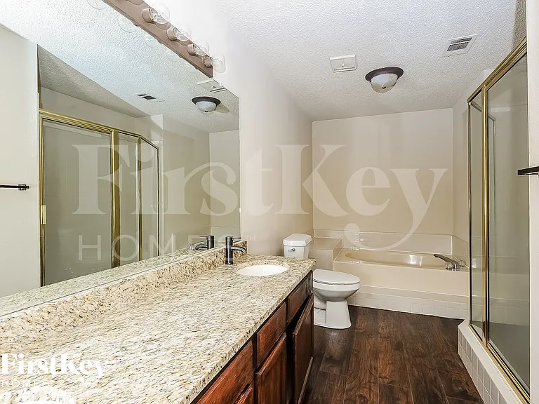 1396 Chinaberry Dr — Photo 11