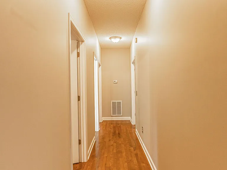 465 Crestview Rd — Photo 37