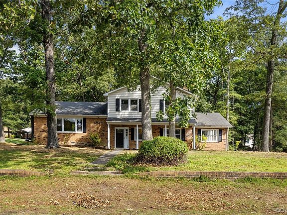 3rd image of 7424 Dell Dr
