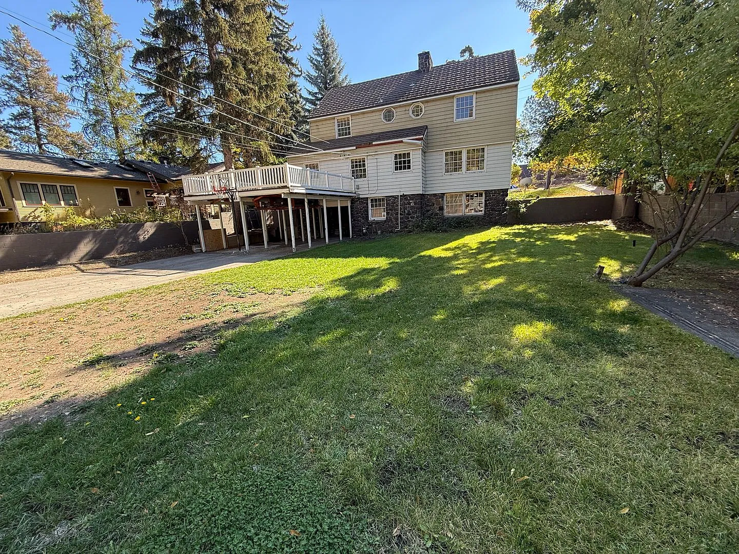Historic District Downtown, 2949 Sq Ft House, 4 Bdrms, 1.5 Baths, Gas Heat & Pellet Stove, Pets C... — Photo 2