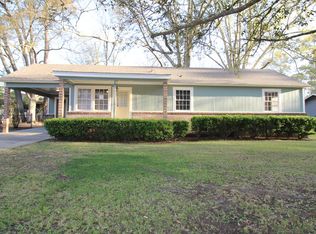817 W 26th St, Laurel, MS 39440