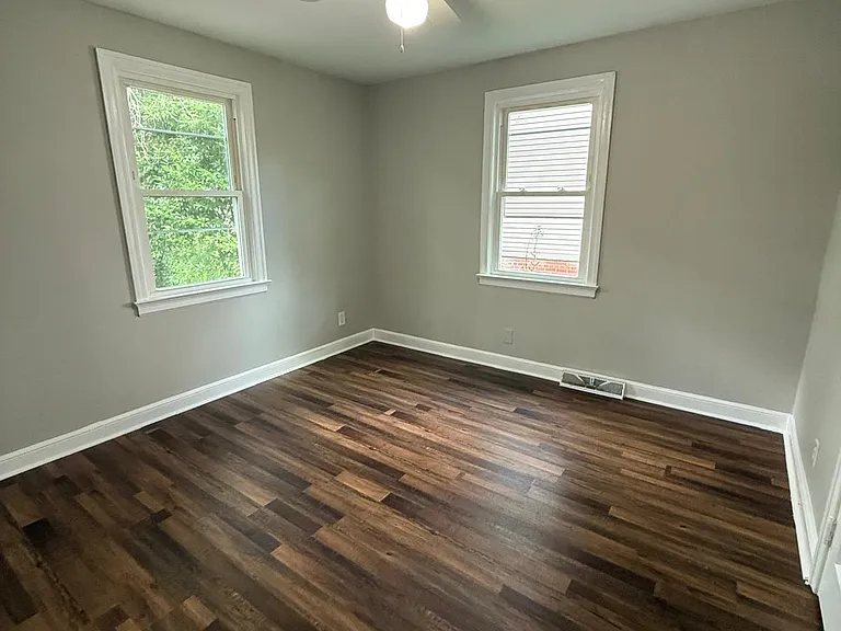 228 Lakeside Ave — Photo 16