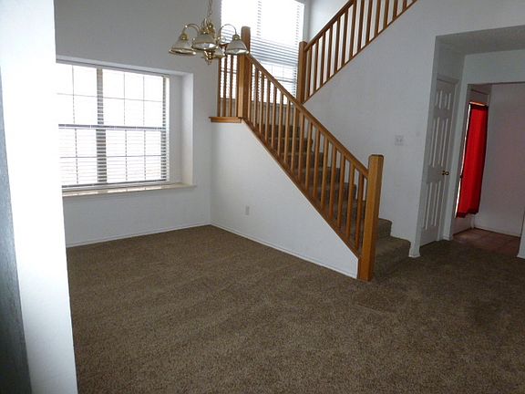 3rd image of 76 Harbour Town St