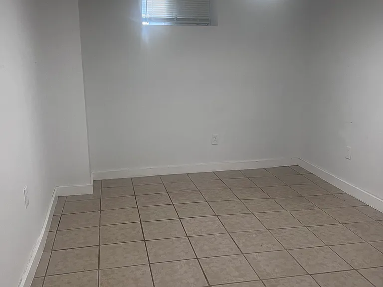 143 Voss Ave #BASEMENT — Photo 4