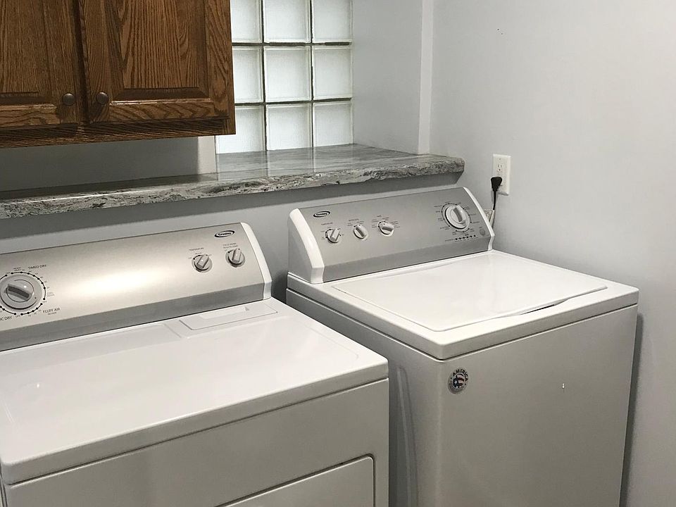 2nd image of N581 2nd St #301