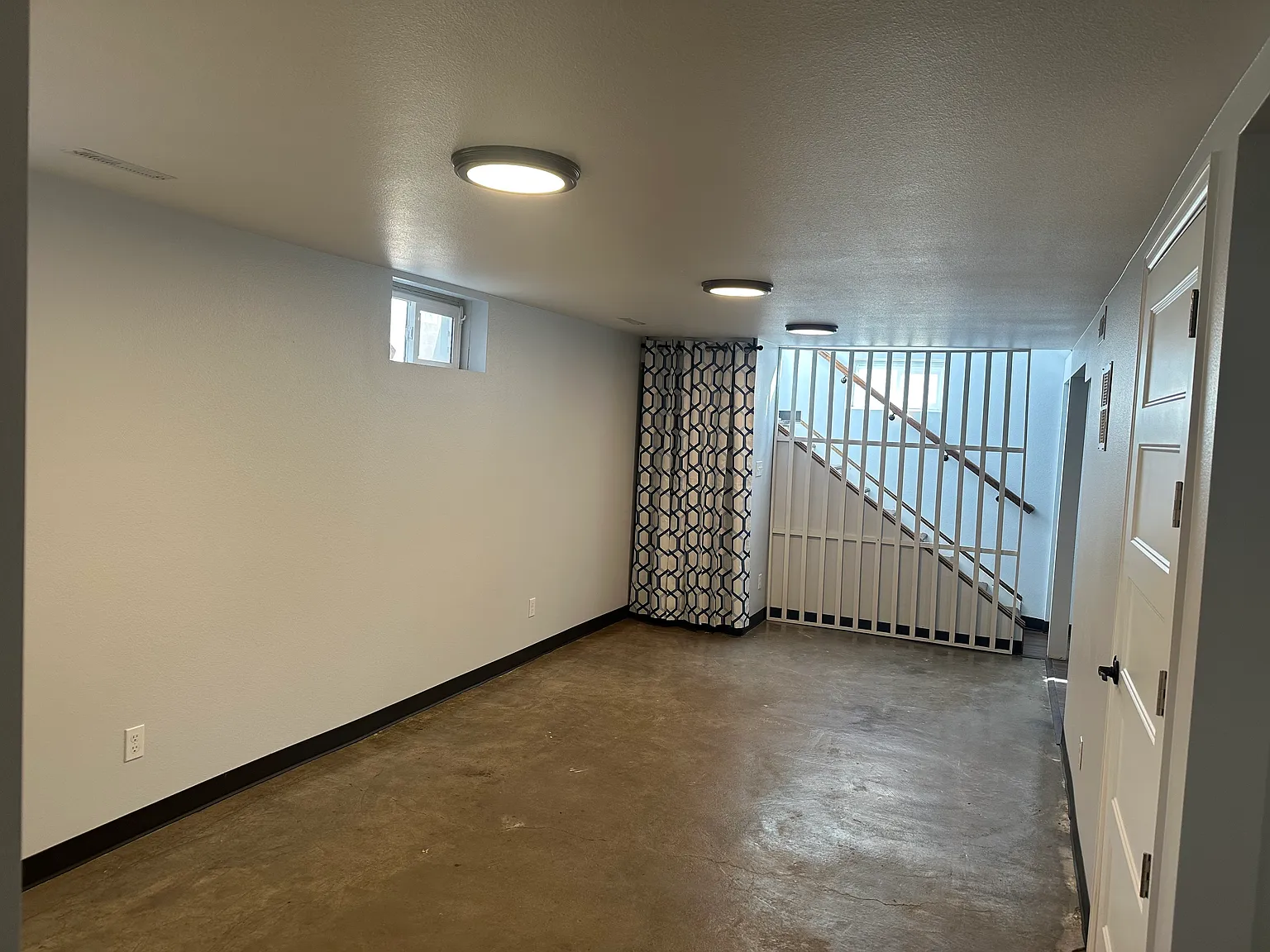 2 bed, 900 sqft, $1,400 — Photo 3