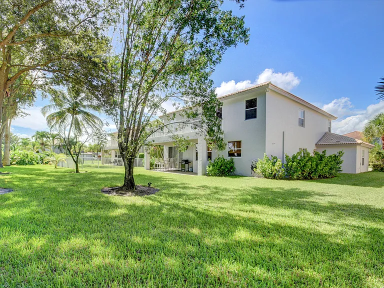 4006 Bahia Isle Cir — Photo 34