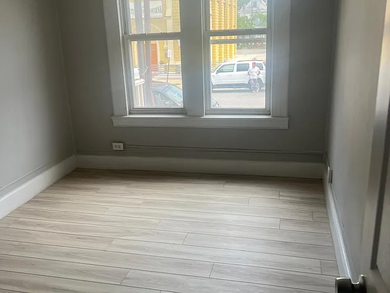30 Sherman St #1 — Photo 11