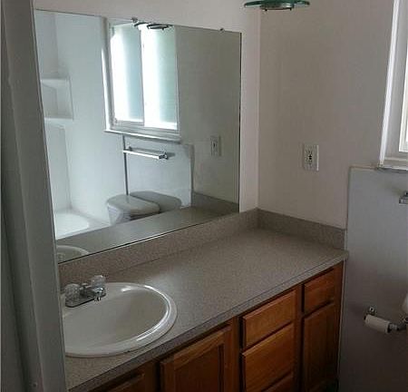 3rd image of 37116 Jefferson Ave