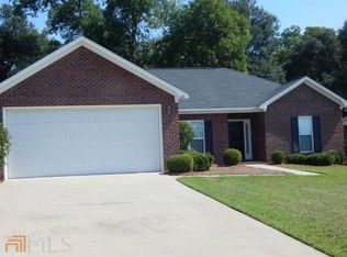 105 Hedgerow Dr, Leesburg, GA 31763